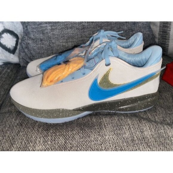 NEW Nike LeBron 20 UNKNWN Message in a Bottle - Mens US Size 16